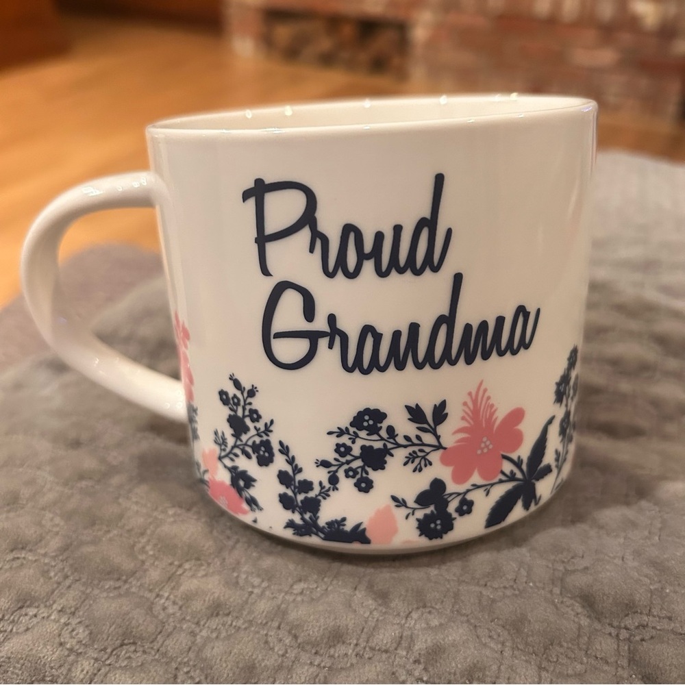 🏈 Floral Proud Grandma Mug